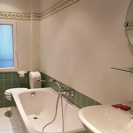 Cardinal Hotel